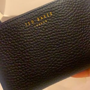 Ted baker quilted detail black wallet
